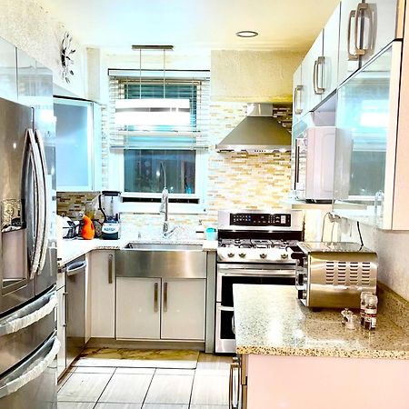 Lga Airport 3 Mins, 3 Bedroom Duplex House, Parking And Private Backyard, 9Mins Subway! Nueva York Exterior foto